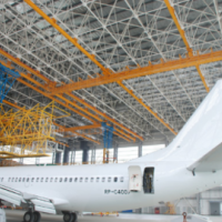 西安起重機(jī)廠家銷售-飛機(jī)維修大跨度多支點起重機(jī)