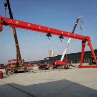 鎮(zhèn)江丹陽龍門吊起重機(jī)。半龍門吊機(jī)
