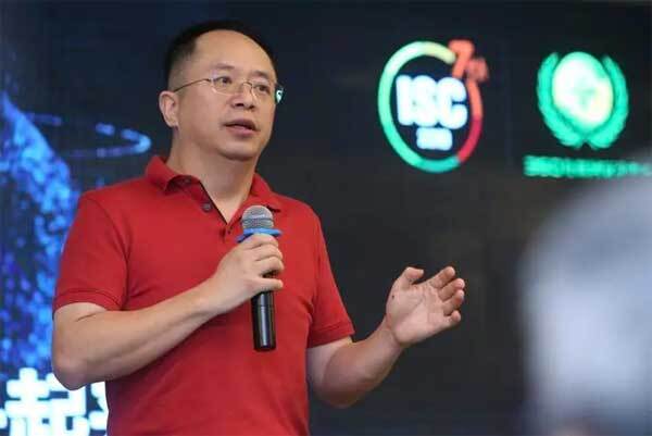 全國政協(xié)委員、經(jīng)濟(jì)委員會委員、360集團(tuán)董事長兼CEO 周鴻祎