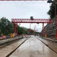 鄭州起重機(jī)廠(chǎng)家—鄭州MH型電動(dòng)葫蘆龍門(mén)吊廠(chǎng)家